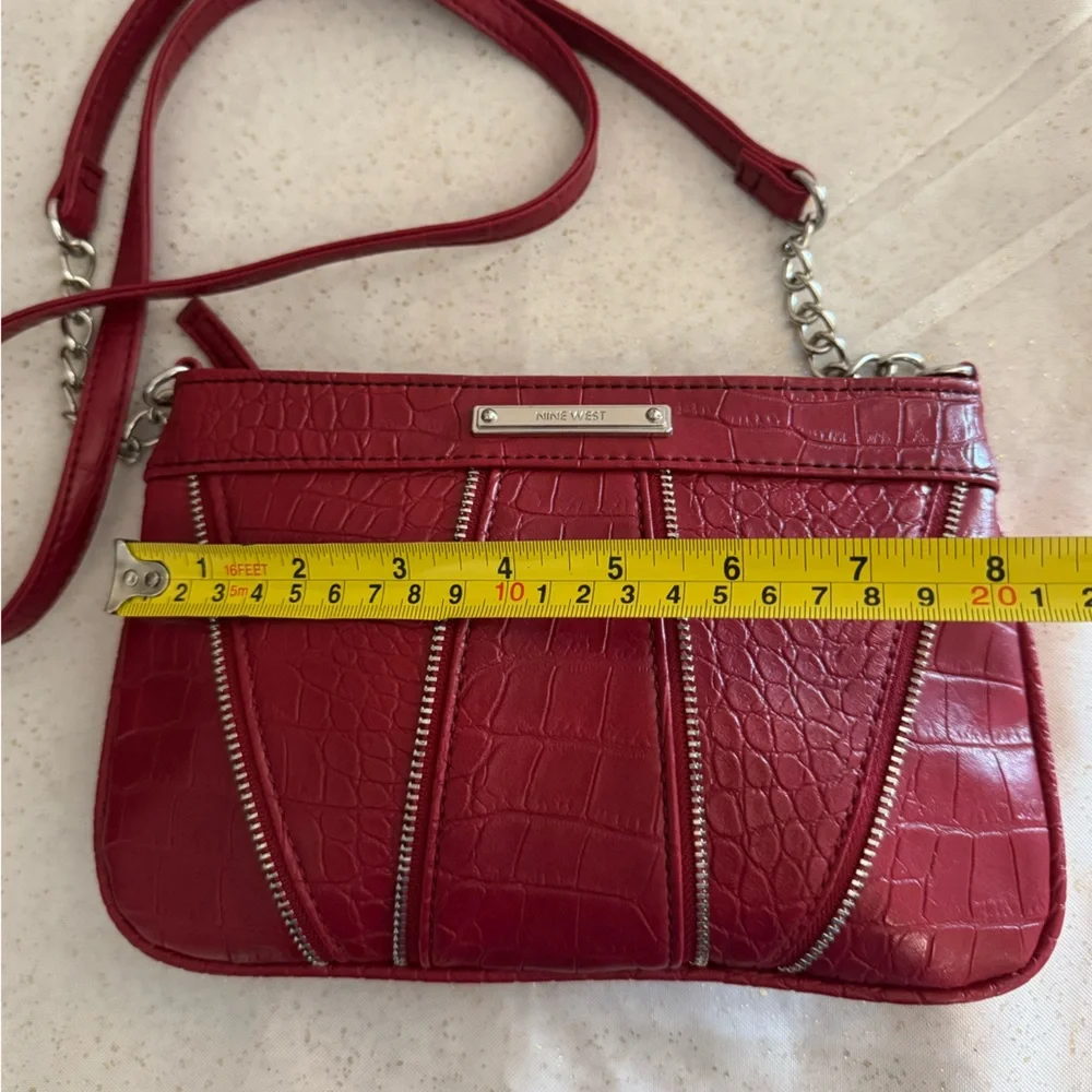 2/for $20 🪩 NINE WEST Red Croc Textured Crossbody, Chain Straps